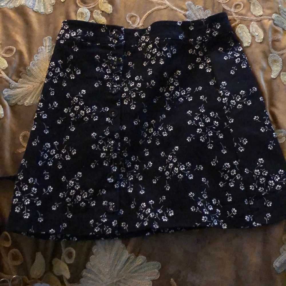 Skirt - Picture 4 of 4